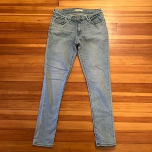Levi’s 711 skinny jean